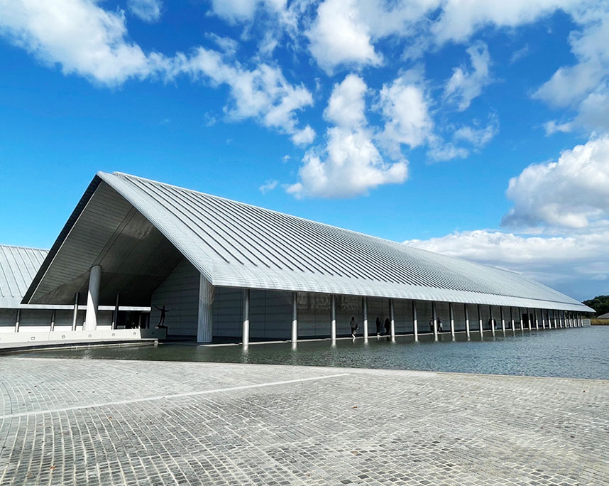 美しすぎる佐川美術館