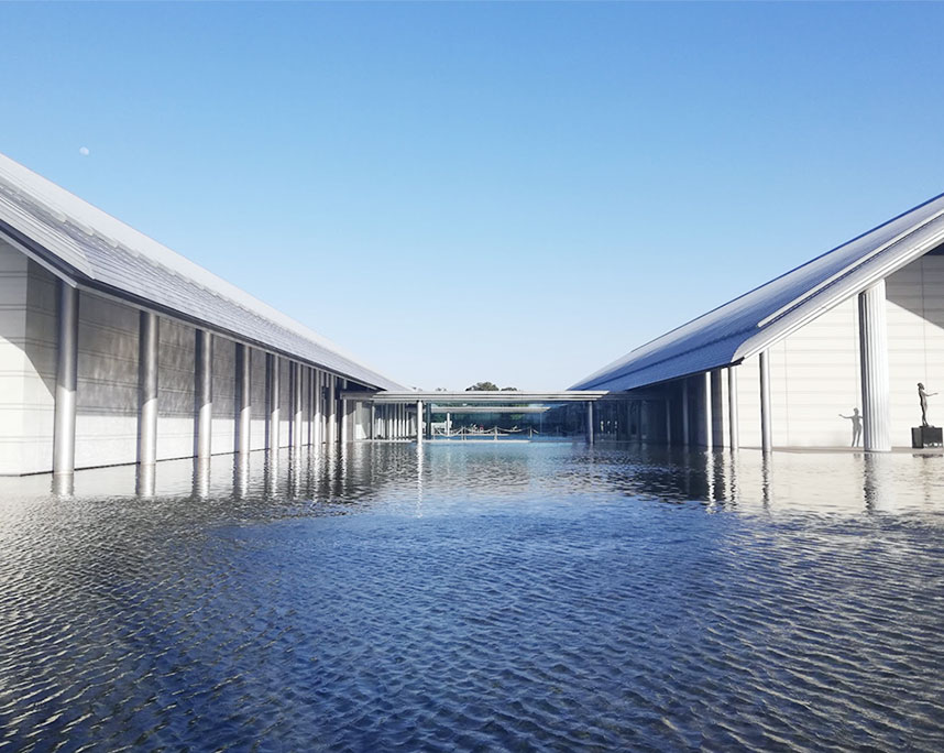 水に浮かぶ美術館