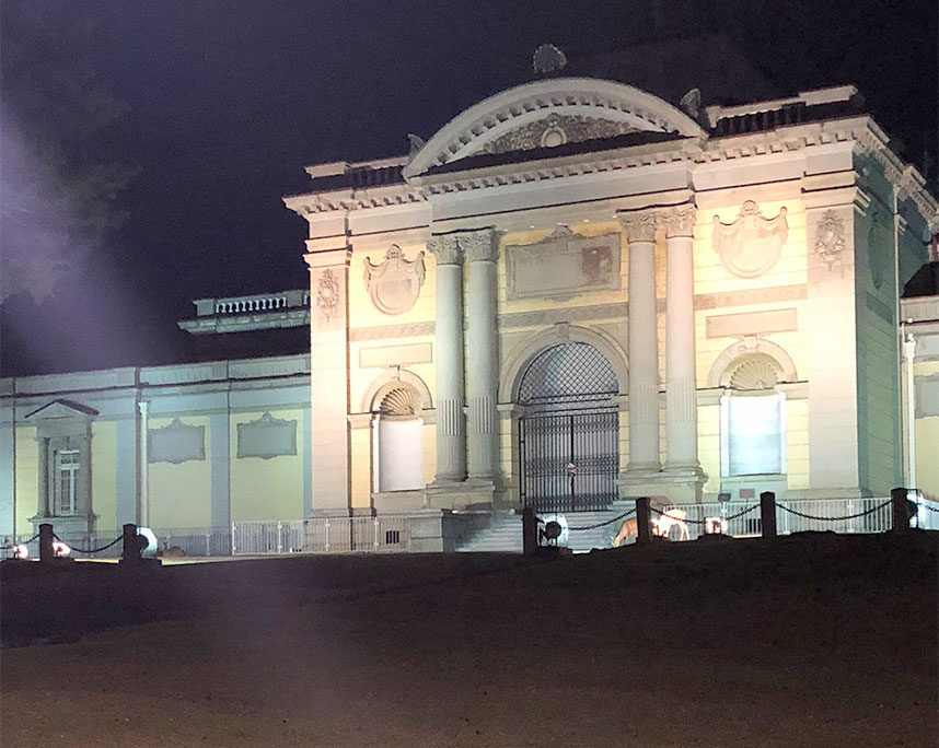 夜の博物館